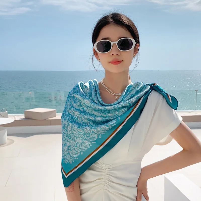 New 90 square scarf with printed temperament scarf and neck, fashionable and versatile scarf
New 90 square scarf with printed temperament scarf and neck, fashionable and versatile scarf