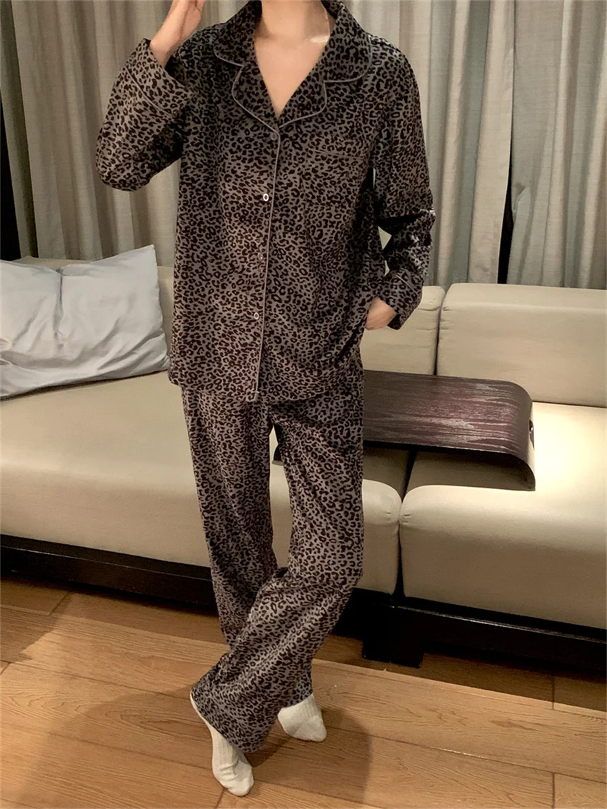 Alien Kitty Vintage Spring Pajama Suits Women Leopard Chic Loose New 2025 Soft Mujer Slim Casual Comfortable Home Clothes
Alien Kitty Vintage Spring Pajama Suits Women Leopard Chic Loose New 2025 Soft Mujer Slim Casual Comfortable Home Clothes