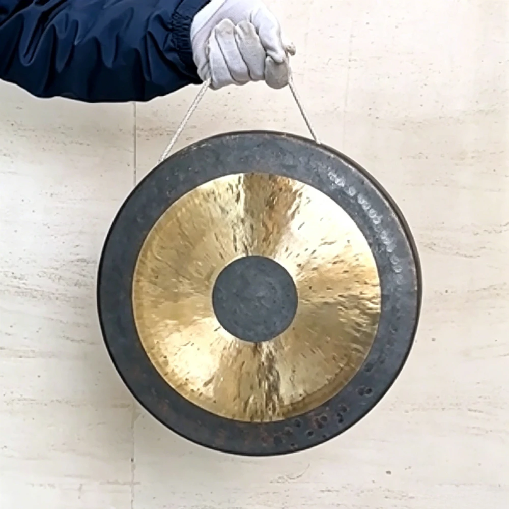 Chinese Traditional Brass Gong Diameter 10cm-50cm Opera Chao Gong Professional Percussion Tool for Folk Music Stage Performance
Chinese Traditional Brass Gong Diameter 10cm-50cm Opera Chao Gong Professional Percussion Tool for Folk Music Stage Performance