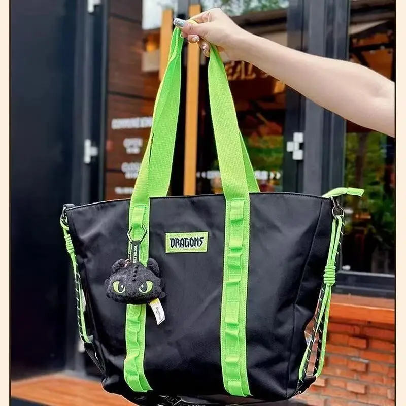 Аниме-персонаж Toothless Большая вместительная сумка-тоут Kawaii Подвеска с плюшевой куклой Портативная сумка через плечо Сумка для хранения косметики Подарок
Аниме-персонаж Toothless Большая вместительная сумка-тоут Kawaii Подвеска с плюшевой куклой Портативная сумка через плечо Сумка для хранения косметики Подарок