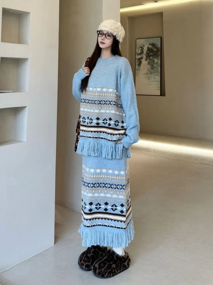 Autumn Winter Woolen Sweater Set Tasseled Jacquard Knit Pullover Long Skirt for Women 2-piece Outfit Design Warm Loose Skirt Set 
Autumn Winter Woolen Sweater Set Tasseled Jacquard Knit Pullover Long Skirt for Women 2-piece Outfit Design Warm Loose Skirt Set