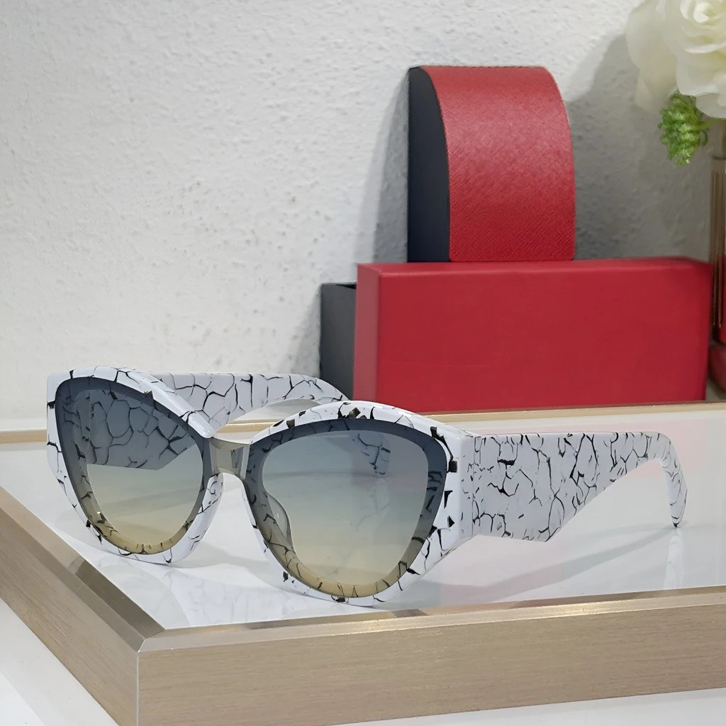 Sunglasses Women Stylish Tortoiseshell Frame Pink Lenses UV Protection Fashion Trendy Outdoor Summer Beach Driving Chic Retro
Sunglasses Women Stylish Tortoiseshell Frame Pink Lenses UV Protection Fashion Trendy Outdoor Summer Beach Driving Chic Retro