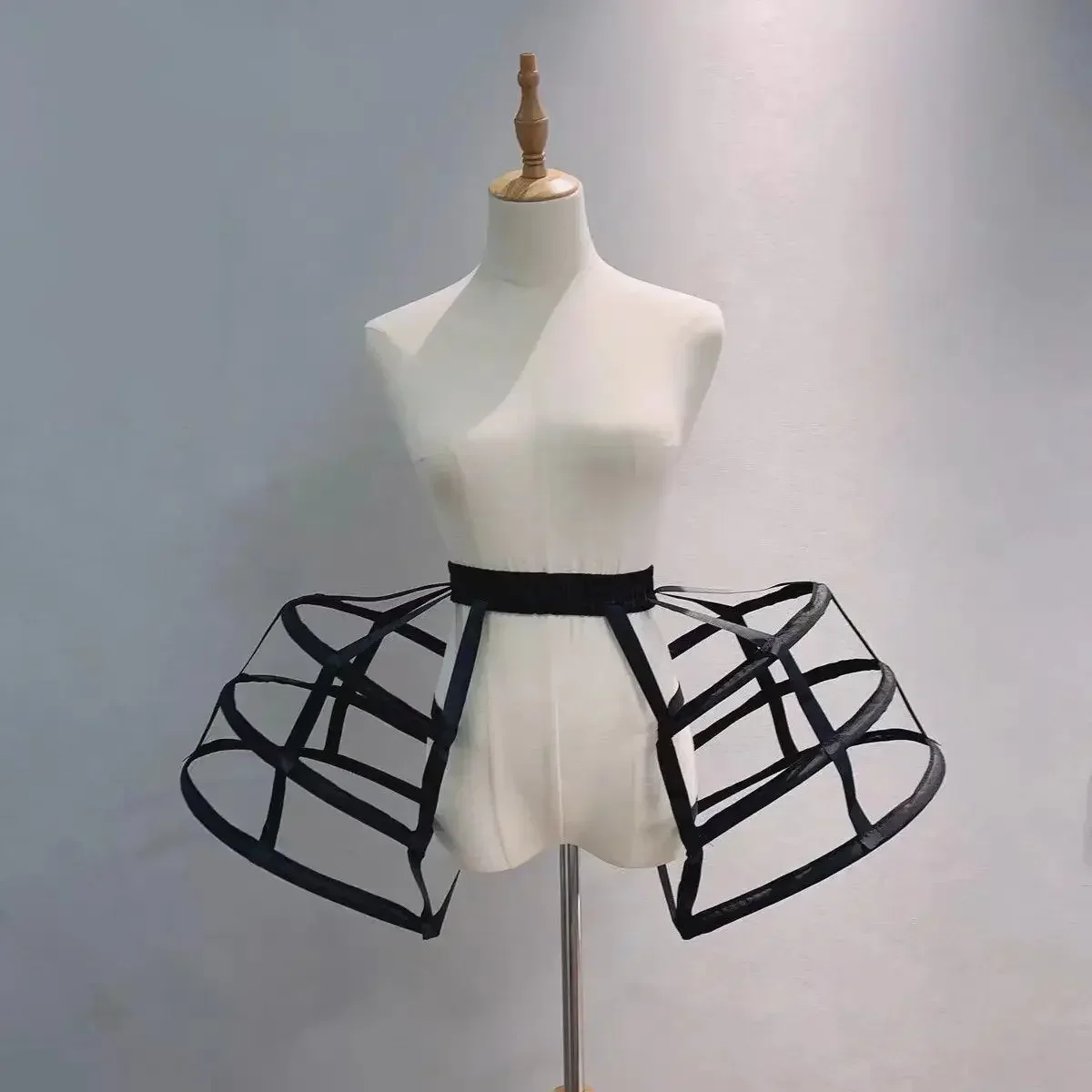 Женская викторианская юбка-кольцо в клетке Элизабет, двойная нижняя юбка в клетку с суетой
Женская викторианская юбка-кольцо в клетке Элизабет, двойная нижняя юбка в клетку с суетой