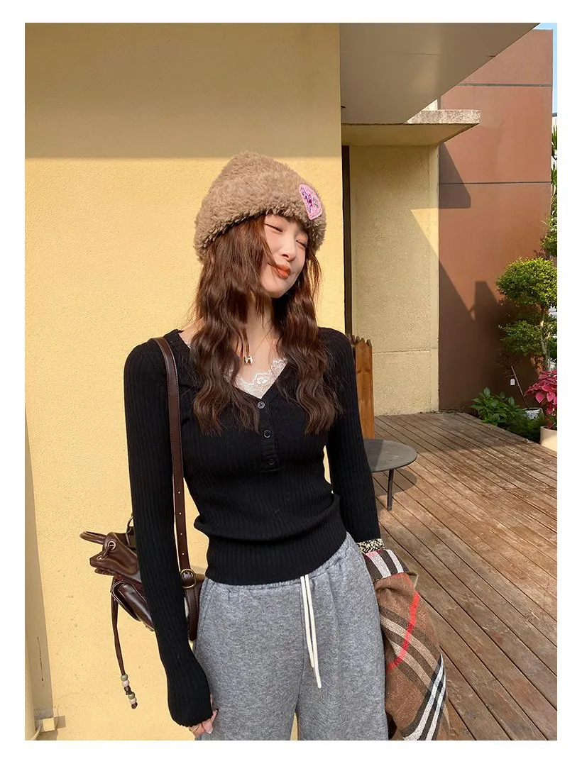 Women's Lace Knitted V-Neck Slim Fit Base Shirt Inner Wear Early Spring New Style Korean High-End Feel Long Sleeve Top
Women's Lace Knitted V-Neck Slim Fit Base Shirt Inner Wear Early Spring New Style Korean High-End Feel Long Sleeve Top
