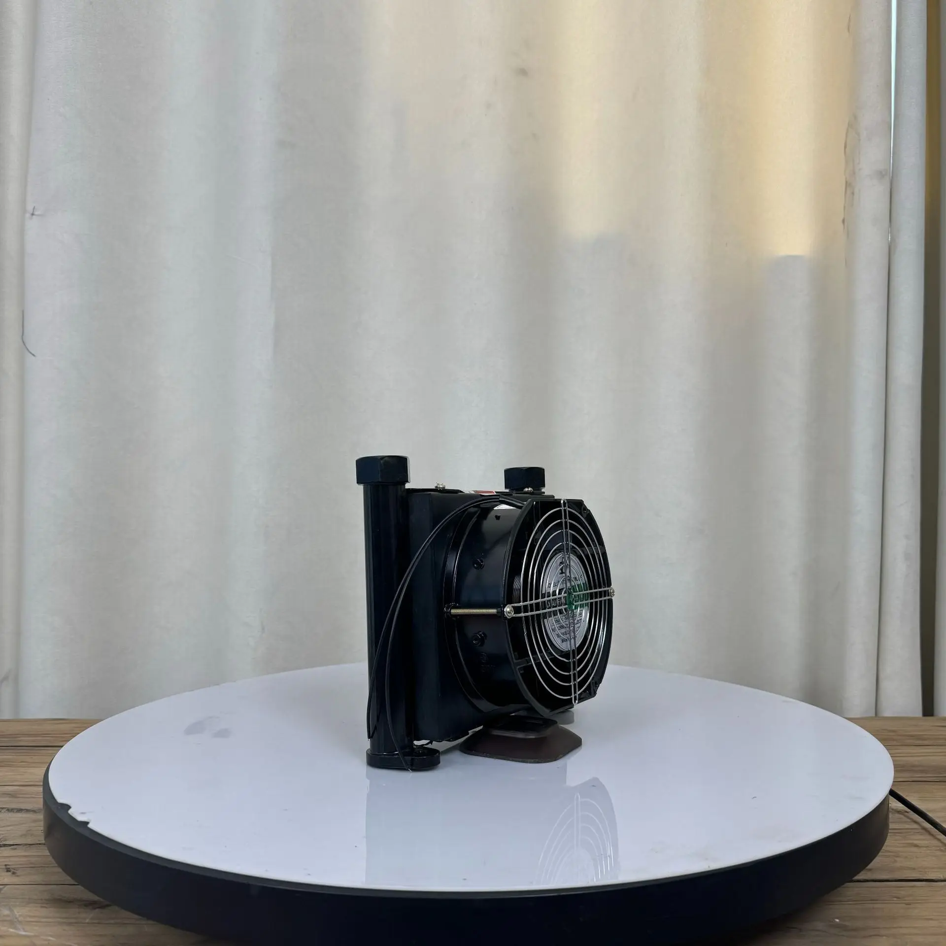 - Hydraulic oil cooler with truck crane modified fuel tank system radiator
- Hydraulic oil cooler with truck crane modified fuel tank system radiator