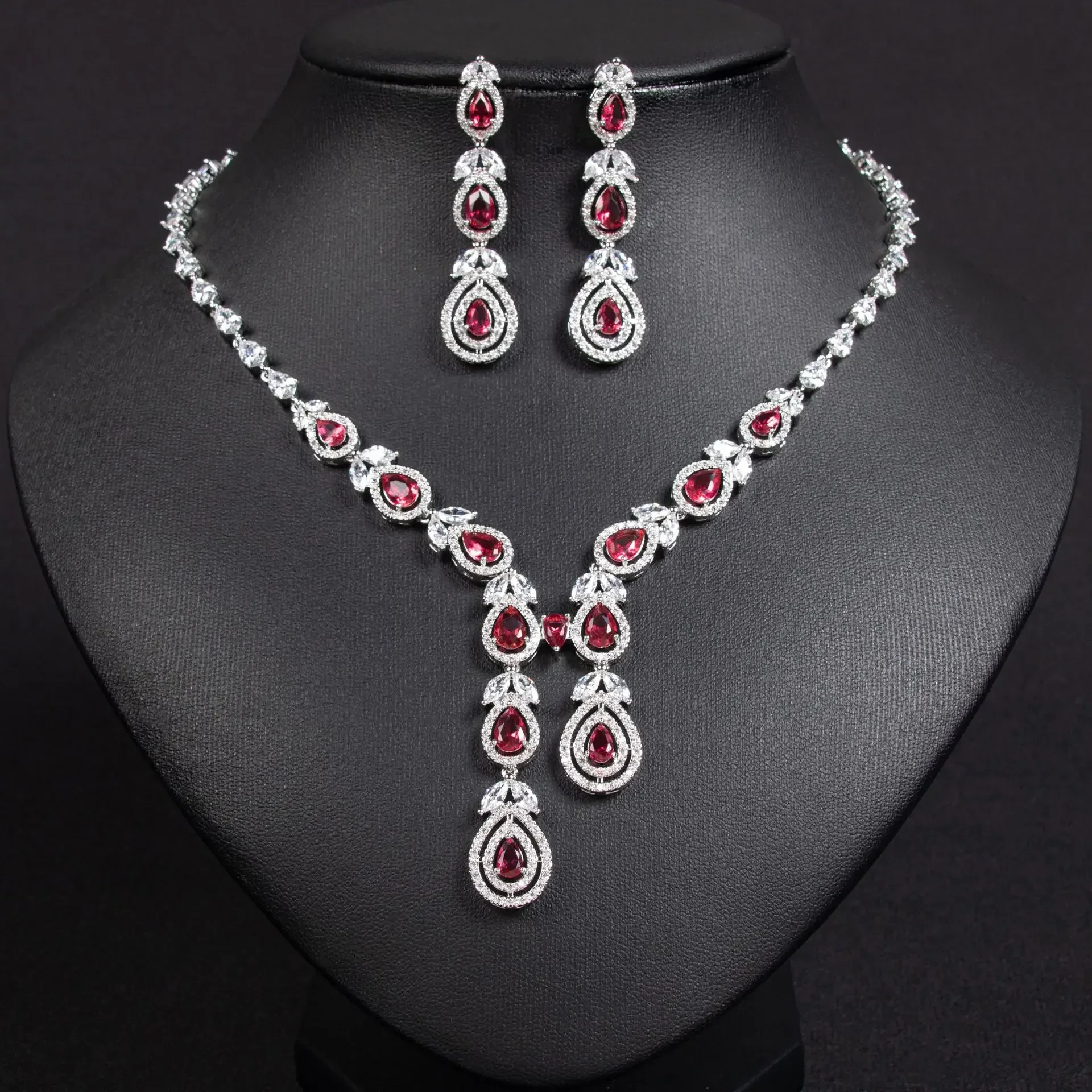 CHKAWOCI Zircon Necklace Valentine's Day gift Temperament women's earrings necklace two-piece dinner wedding accessories
CHKAWOCI Zircon Necklace Valentine's Day gift Temperament women's earrings necklace two-piece dinner wedding accessories
