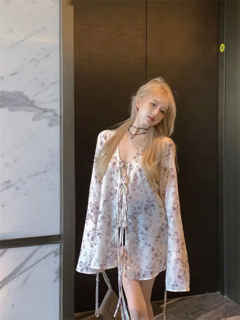 Long-sleeved Floral Shirt for Women, Summer French Style with Puff Sleeves, Mid-length Loose Thin and Sun-protective Top
Long-sleeved Floral Shirt for Women, Summer French Style with Puff Sleeves, Mid-length Loose Thin and Sun-protective Top