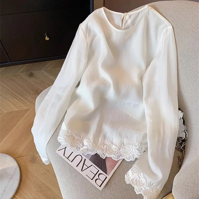White Lace Embroidered Chinese Style Round Neck Shirt for Women 2025 Spring New Style Thin Style Outerwear Pullover
White Lace Embroidered Chinese Style Round Neck Shirt for Women 2025 Spring New Style Thin Style Outerwear Pullover
