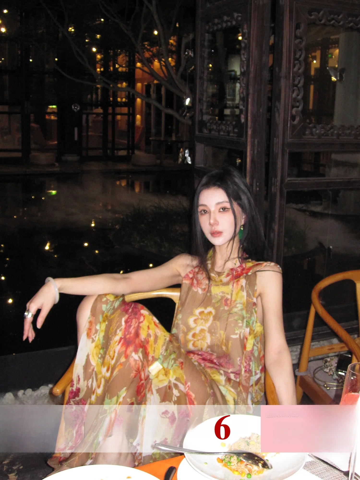 Новый комплект Moss Studio: шелковый топ в китайском стиле и юбка миди с разрезом для женщин, с цветочным принтом, повседневный летний наряд
Новый комплект Moss Studio: шелковый топ в китайском стиле и юбка миди с разрезом для женщин, с цветочным принтом, повседневный летний наряд