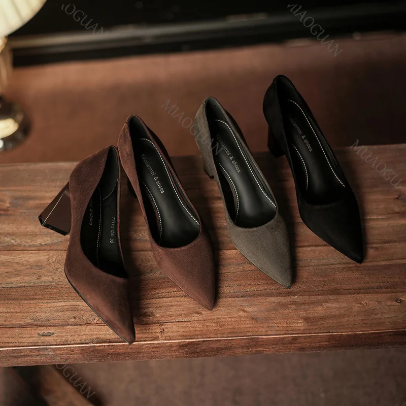 Suede French Thick High Heels Women Shoes Autumn Pointed Head Versatile Banquet Pumps Career OL Temperament Solid Single Shoes
Suede French Thick High Heels Women Shoes Autumn Pointed Head Versatile Banquet Pumps Career OL Temperament Solid Single Shoes