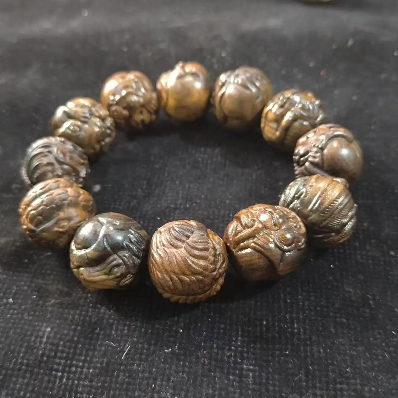 1pcs/lot natural wood carved Buddha head zodiac bracelet Prayer beads exquisite Lifelike Men women jewelry amulet Ethnic style
1pcs/lot natural wood carved Buddha head zodiac bracelet Prayer beads exquisite Lifelike Men women jewelry amulet Ethnic style