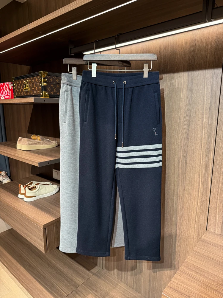 Модные мужские спортивные брюки свободного кроя с прямыми штанинами из смесовой ткани (шерсть/хлопок/полиэстер) для осени и зимы...
Модные мужские спортивные брюки свободного кроя с прямыми штанинами из смесовой ткани (шерсть/хлопок/полиэстер) для осени и зимы...