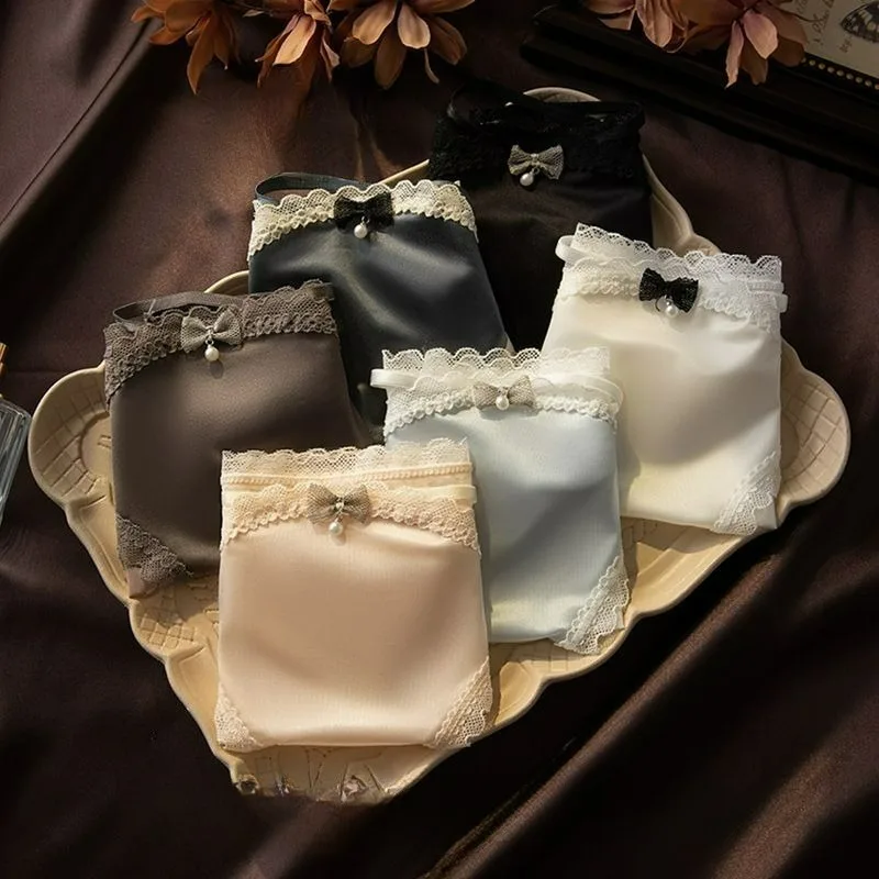 2025 French Light Luxury Satin Lace Women's Intimates Underpants for Women Thin Breathable Sexy and Charming Triangle Pants Soft
2025 French Light Luxury Satin Lace Women's Intimates Underpants for Women Thin Breathable Sexy and Charming Triangle Pants Soft