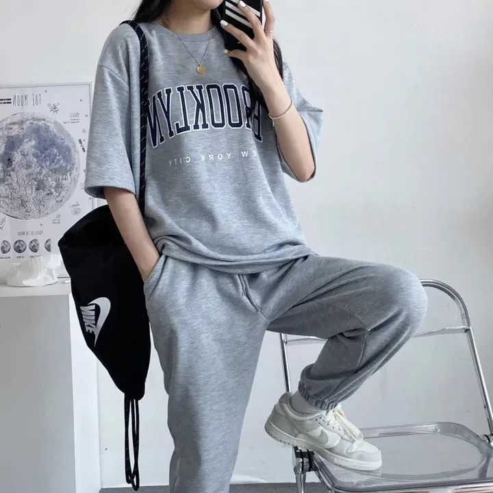 Women Cotton Summer 2025 New Short Sleeves Round Neck 2pcs Plus Size Fashion Women 2 Piece Sets Casual Sports Pants Suits
Women Cotton Summer 2025 New Short Sleeves Round Neck 2pcs Plus Size Fashion Women 2 Piece Sets Casual Sports Pants Suits