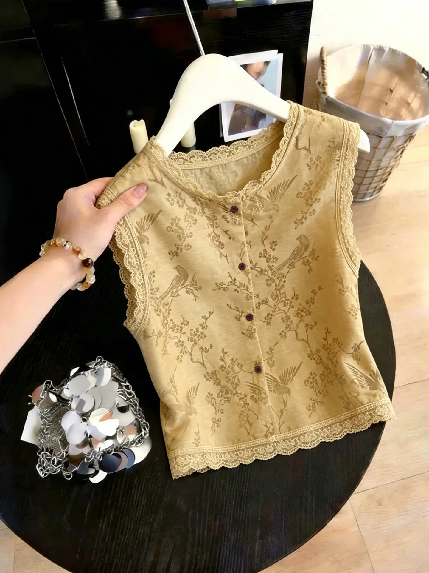 Summer New Style Ultra Ageless Chinese Elegant High-End Sleeveless Top Women's Fashionable Versatile Commute Print Shirt
Summer New Style Ultra Ageless Chinese Elegant High-End Sleeveless Top Women's Fashionable Versatile Commute Print Shirt