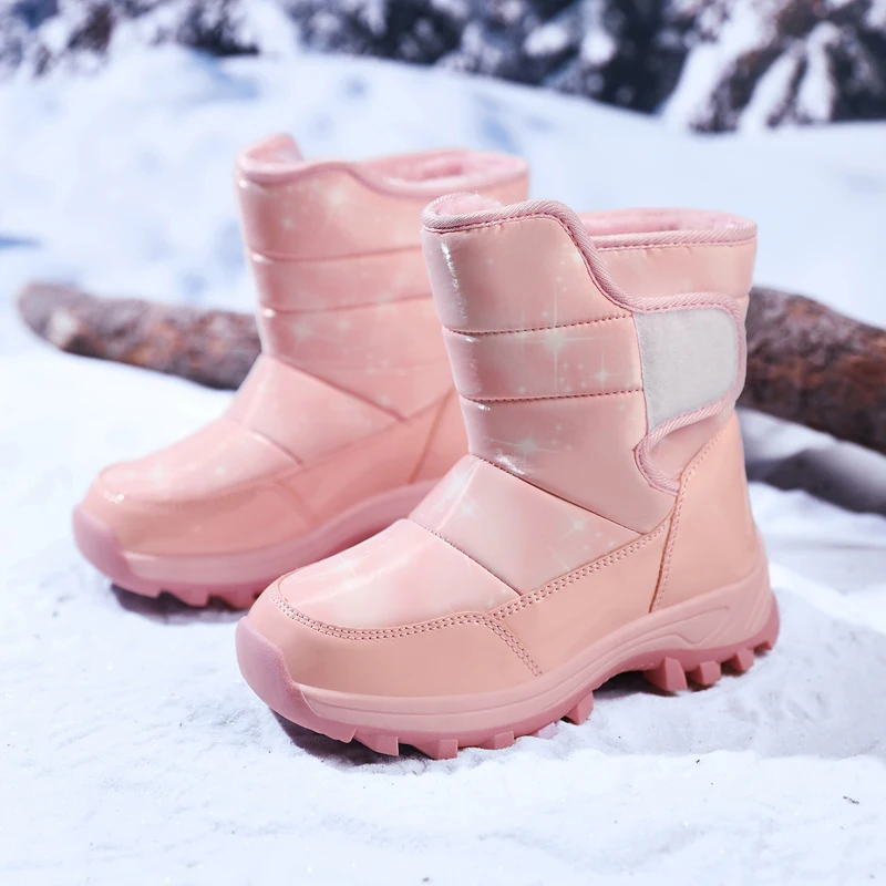 Зимние розовые детские зимние ботинки. Удобная теплая высокая походная обувь. Уличная нескользящая спортивная обувь для мальчиков и девочек. Детские плюшевые кроссовки.
Зимние розовые детские зимние ботинки. Удобная теплая высокая походная обувь. Уличная нескользящая спортивная обувь для мальчиков и девочек. Детские плюшевые кроссовки.