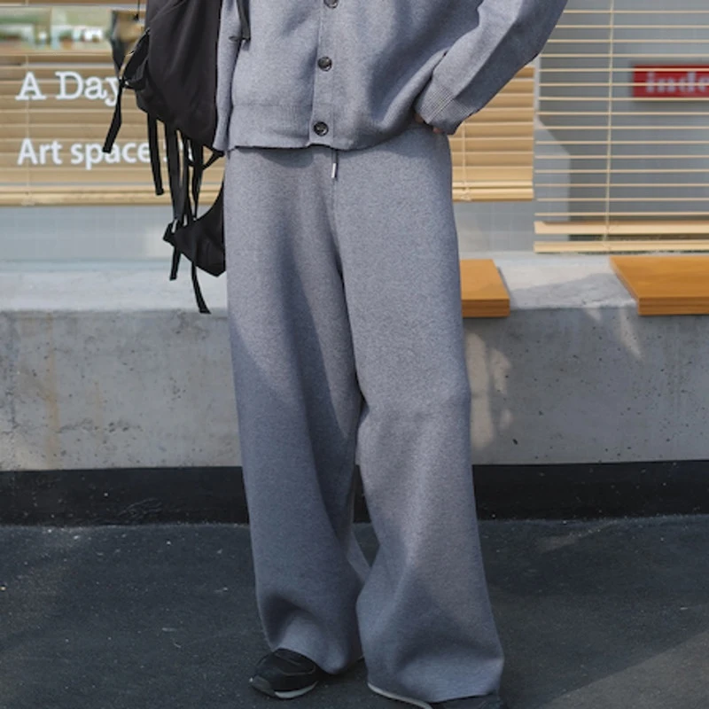 men's solid color Simplicity loose pants spring autumn elastic mid waist straight man personality long pants
men's solid color Simplicity loose pants spring autumn elastic mid waist straight man personality long pants