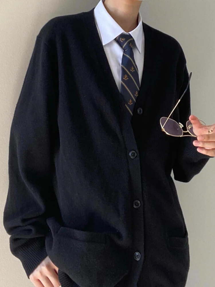Casual Long Sleeve V-Neck Knitted Sweater School Uniform Style Loose Fit DK Coat Pure Color Autumn Winter Outerwear for Teens
Casual Long Sleeve V-Neck Knitted Sweater School Uniform Style Loose Fit DK Coat Pure Color Autumn Winter Outerwear for Teens