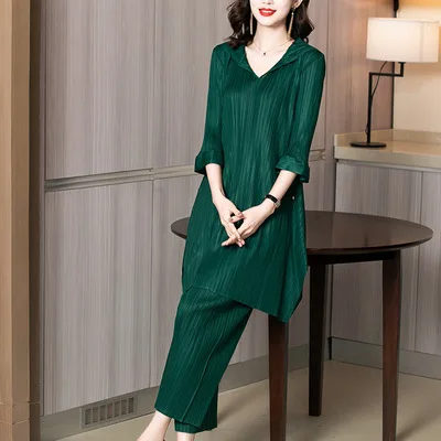HOT SELLING Miyake fold fashion suits hooded long t-shirt points Straight pants two-piece solid suit IN STOCK
HOT SELLING Miyake fold fashion suits hooded long t-shirt points Straight pants two-piece solid suit IN STOCK