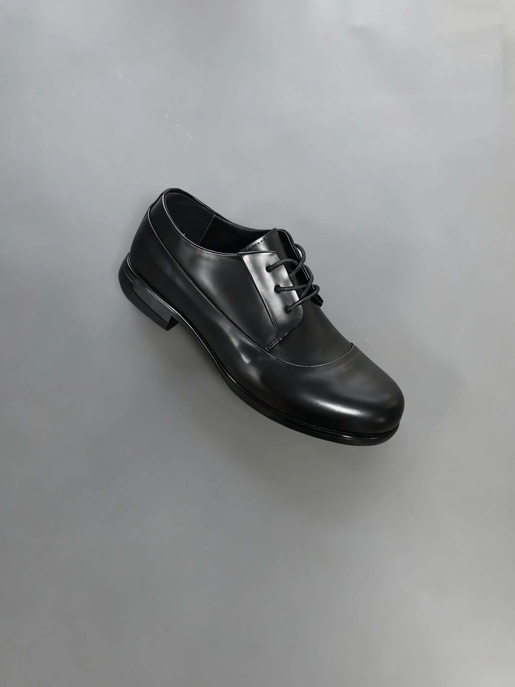 Business Casual Men's Leather Shoes Heightening Commute Work Style British Fashion Three Buckle Thick Bottom Slip-On
Business Casual Men's Leather Shoes Heightening Commute Work Style British Fashion Three Buckle Thick Bottom Slip-On