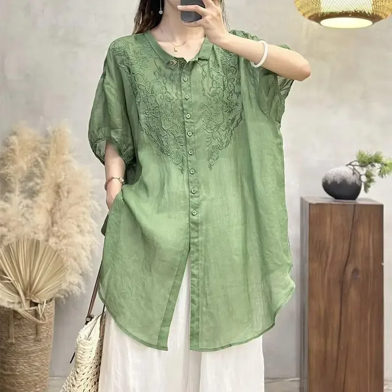 Thin Literary Retro Solid Color 3D Embroidered Women's Plus Size Polo Collar Loose Top for Spring and Summer
Thin Literary Retro Solid Color 3D Embroidered Women's Plus Size Polo Collar Loose Top for Spring and Summer