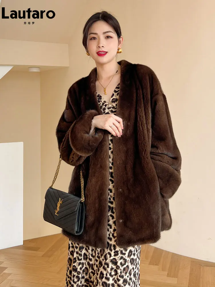 Lautaro Autumn Winter Soft Thick Warm Brown Black Faux Mink Fur Coat Women with Deep V Neck Luxury Elegant Chic Fluffy Jacket
Lautaro Autumn Winter Soft Thick Warm Brown Black Faux Mink Fur Coat Women with Deep V Neck Luxury Elegant Chic Fluffy Jacket