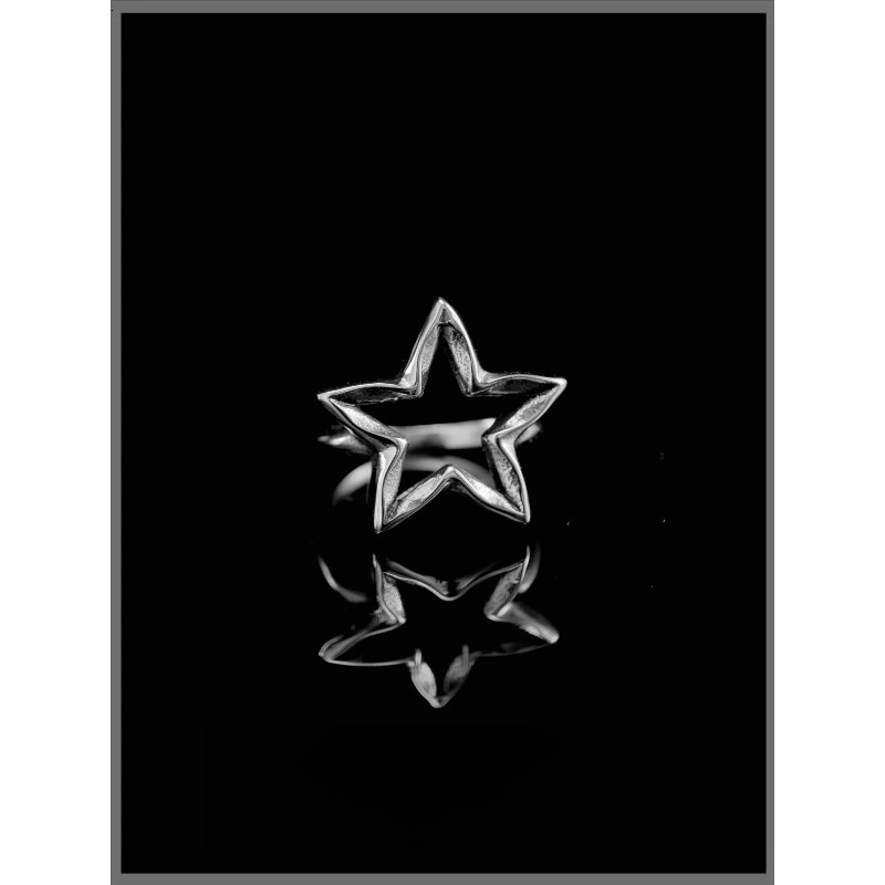 Retro Hollowed Out Futuristic Star Titanium Steel Ring Boys Pioneer Women Niche Design Gothic Jewelry Versatile
Retro Hollowed Out Futuristic Star Titanium Steel Ring Boys Pioneer Women Niche Design Gothic Jewelry Versatile