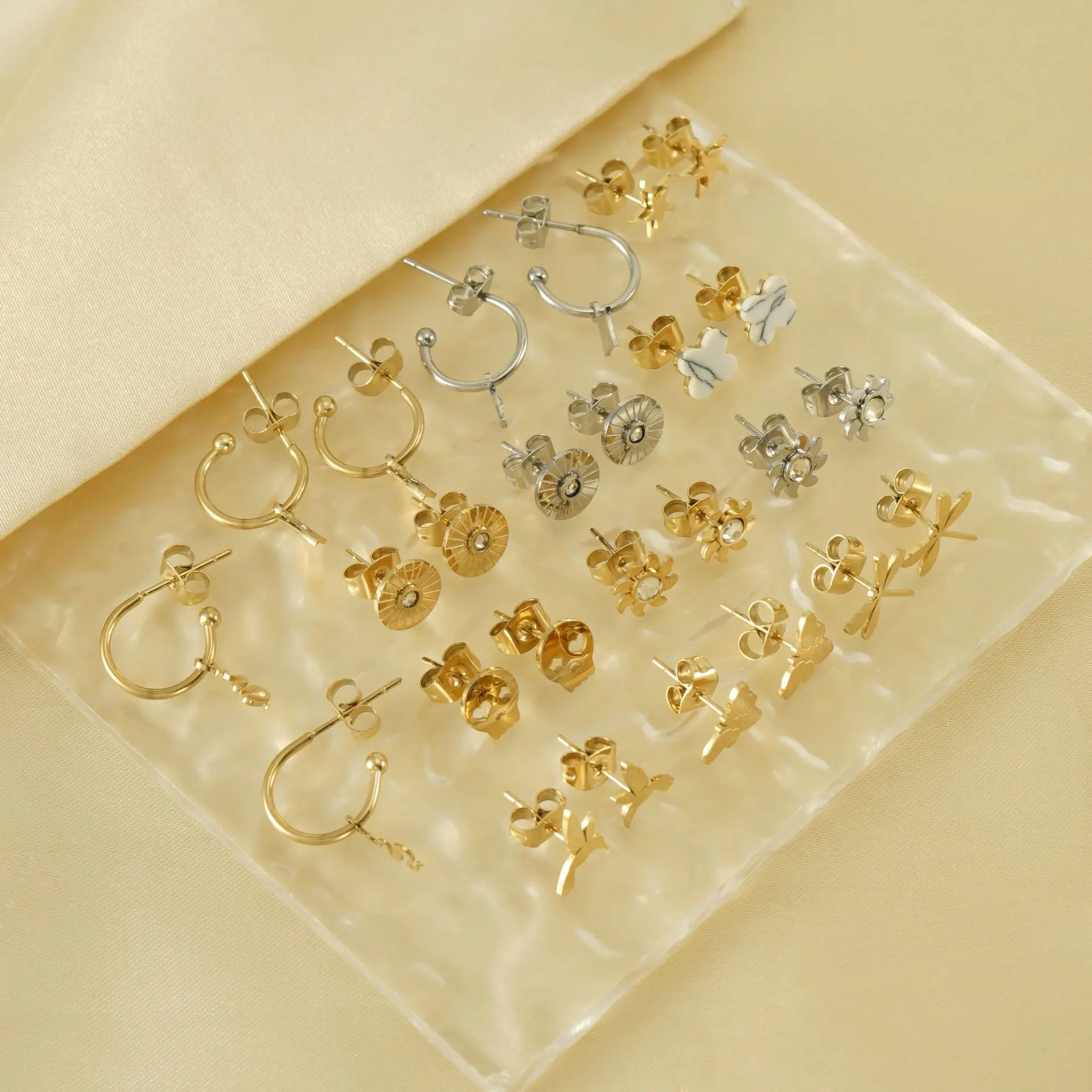10Pcs Fashion Jewelry Personalized Stainless Steel 18K Gold Plated Skull Stud Earrings for Women Graduation Gifts for Her
10Pcs Fashion Jewelry Personalized Stainless Steel 18K Gold Plated Skull Stud Earrings for Women Graduation Gifts for Her