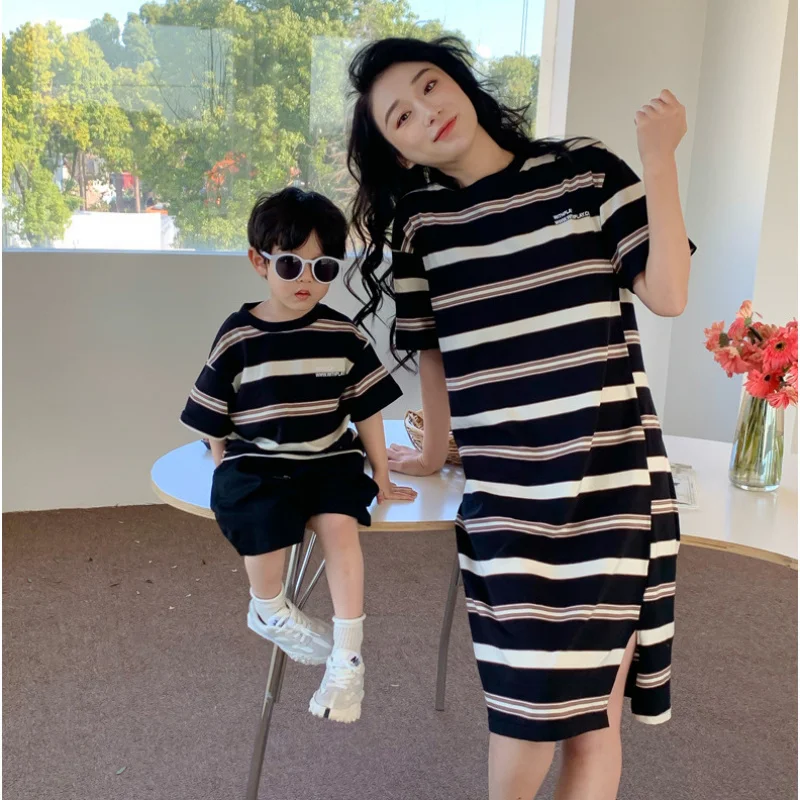 Family Matching Outfits Korean Boys StripedTMother and Son Matching Outfits Trendy Letter Print Top+TT-shirt SkirtT23X29
Family Matching Outfits Korean Boys StripedTMother and Son Matching Outfits Trendy Letter Print Top+TT-shirt SkirtT23X29