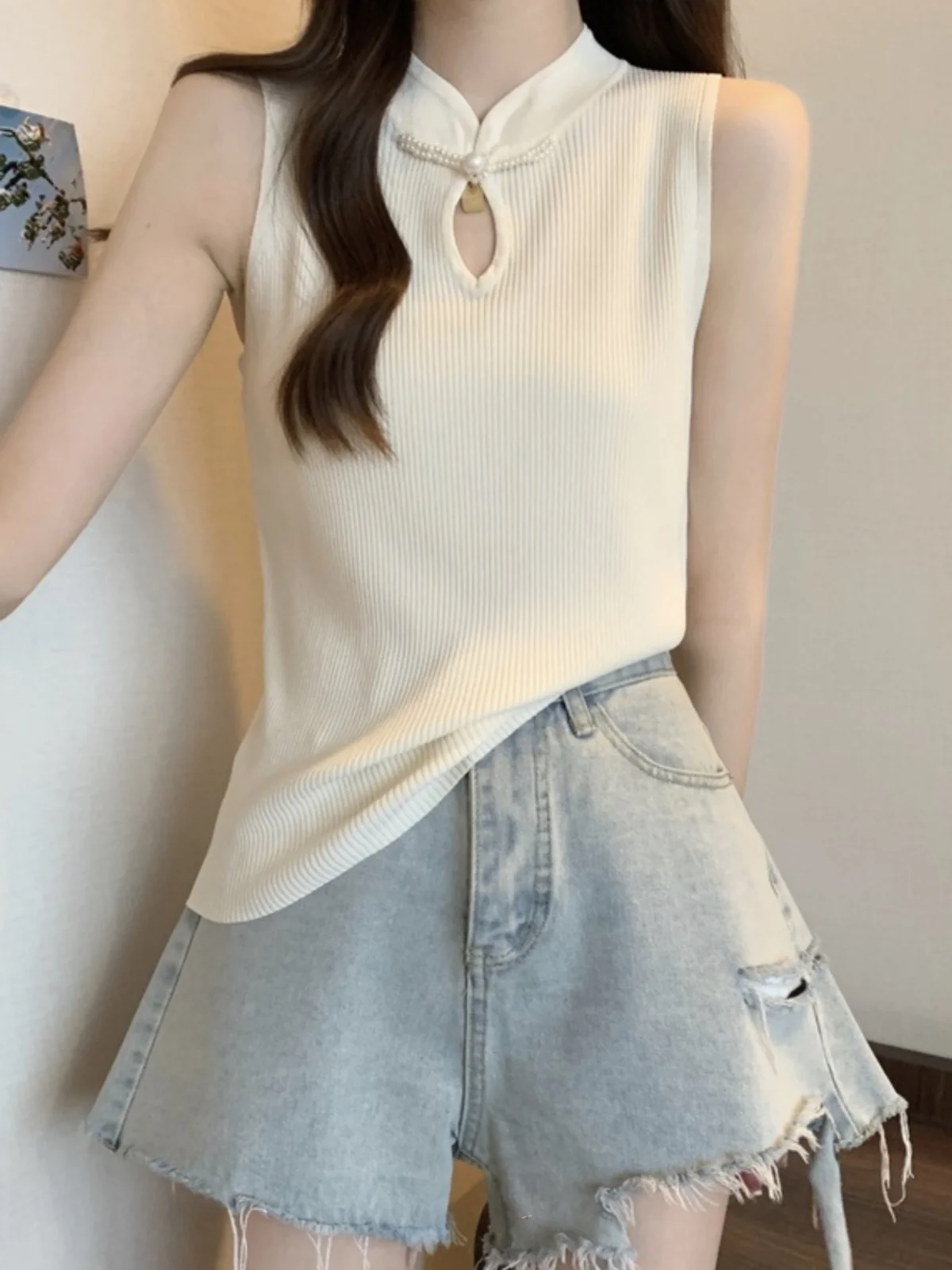 plus Size Women's Simple Chinese Style Ice Silk Strap Vest Knitted Slim Fit Sleeveless Top for Summer Commute Fashion Trend
plus Size Women's Simple Chinese Style Ice Silk Strap Vest Knitted Slim Fit Sleeveless Top for Summer Commute Fashion Trend