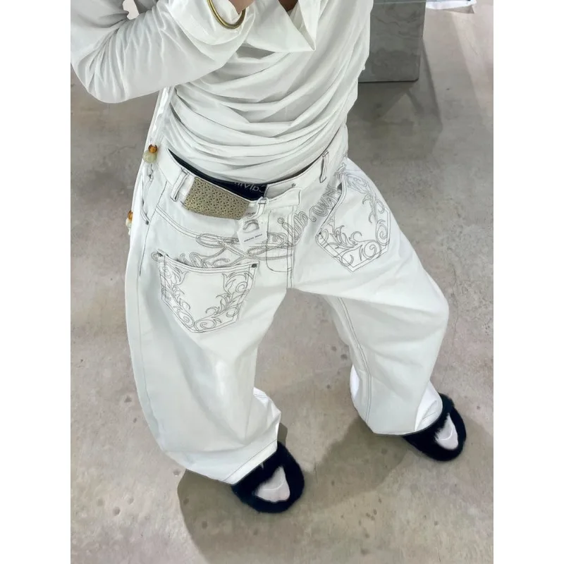 Белые джинсы с карманами в американском стиле ретро и вышивкой, женская уличная одежда, свободные повседневные широкие джинсовые брюки с высокой талией, винтажные брюки 
Белые джинсы с карманами в американском стиле ретро и вышивкой, женская уличная одежда, свободные повседневные широкие джинсовые брюки с высокой талией, винтажные брюки