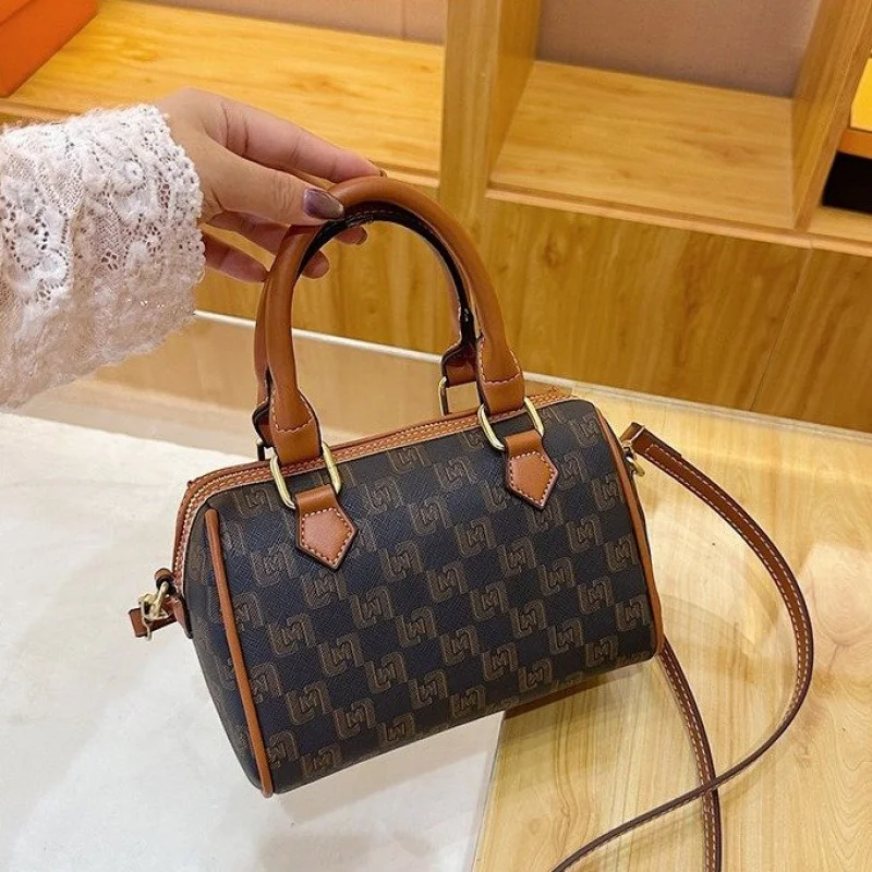 2025 Новая высококачественная женская кожаная сумка через плечо, роскошный бренд, известный дизайнер, повседневная винтажная парижская сумка
2025 Новая высококачественная женская кожаная сумка через плечо, роскошный бренд, известный дизайнер, повседневная винтажная парижская сумка 