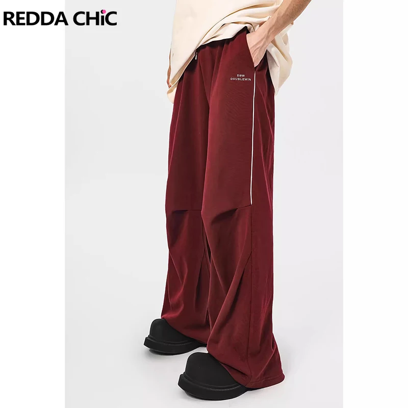 REDDACHiC Men Striped Wide Leg Casual Pants Basic Solid Red Elastic Waist Loose Fit Sport Outdoor Sweatpants Retro Y2k Trousers
REDDACHiC Men Striped Wide Leg Casual Pants Basic Solid Red Elastic Waist Loose Fit Sport Outdoor Sweatpants Retro Y2k Trousers