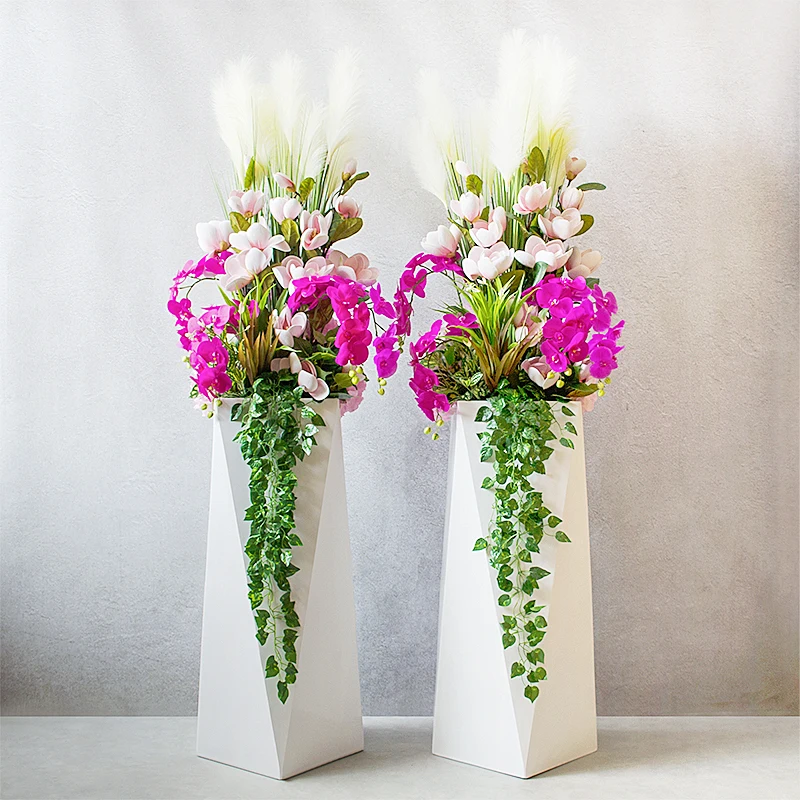 LMM floor-to-ceiling large vase flower arrangement geometric rhombus flower device simple soft decoration
LMM floor-to-ceiling large vase flower arrangement geometric rhombus flower device simple soft decoration