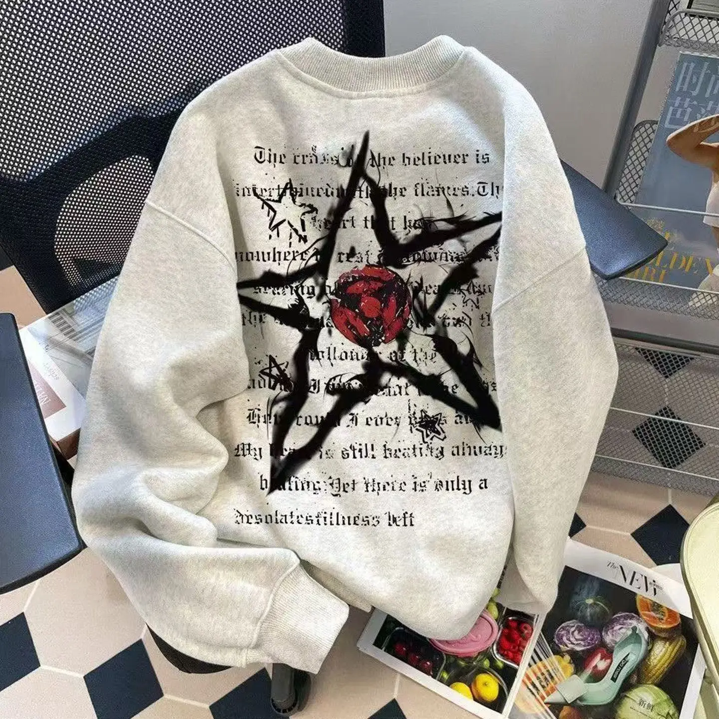 Large Size 300 Pou Blood Wheel Eye Five Pointed Star Print round Ne Sweatirt Men's Autumn Winter American High Street ...
Large Size 300 Pou Blood Wheel Eye Five Pointed Star Print round Ne Sweatirt Men's Autumn Winter American High Street ...