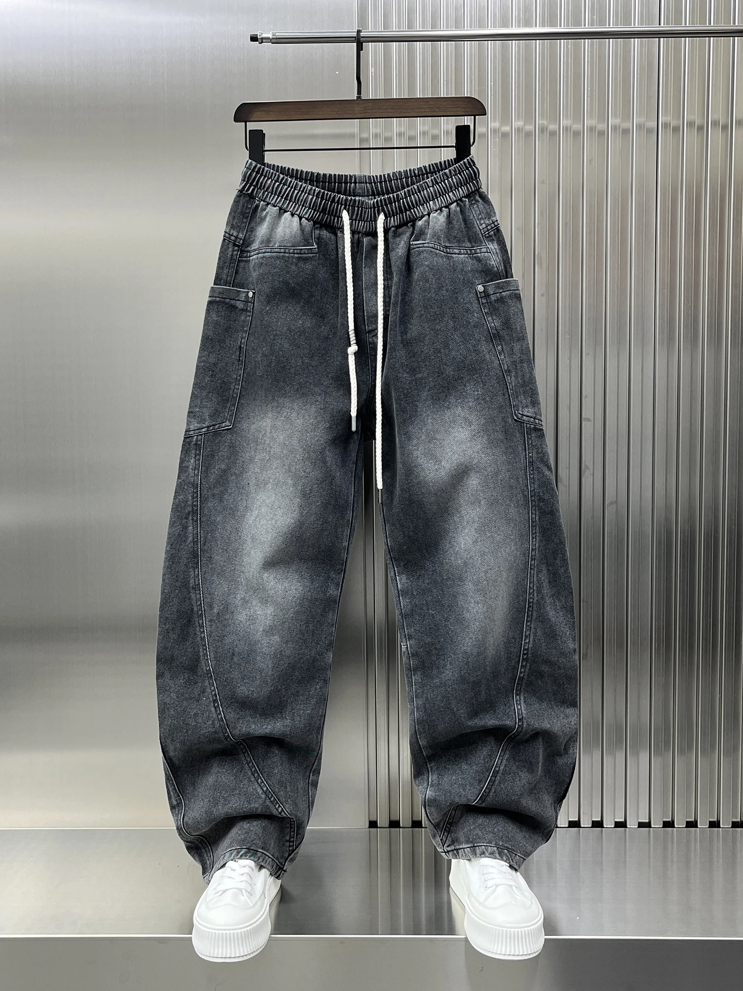 Trendy Men's Straight Leg Jeans Spring 2025 Loose Fit Waed Knife Casual Long Pants Youth Faion Durable Denim
Trendy Men's Straight Leg Jeans Spring 2025 Loose Fit Waed Knife Casual Long Pants Youth Faion Durable Denim