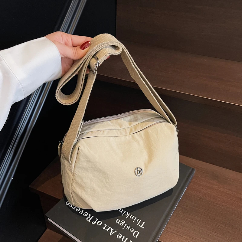 New Women's Fashion Canvas Crossbody Bags Lightweight Travel Shoulder Purse with Double Zipper Casual Boho Handbag for Daily Use
New Women's Fashion Canvas Crossbody Bags Lightweight Travel Shoulder Purse with Double Zipper Casual Boho Handbag for Daily Use