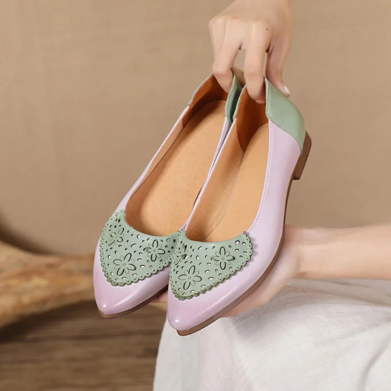 Women Loafers Leather Low Heels Pointed Toe Shoes Embroidery Genuine Leather Women Soft Flats Shoes Autumn
Women Loafers Leather Low Heels Pointed Toe Shoes Embroidery Genuine Leather Women Soft Flats Shoes Autumn
