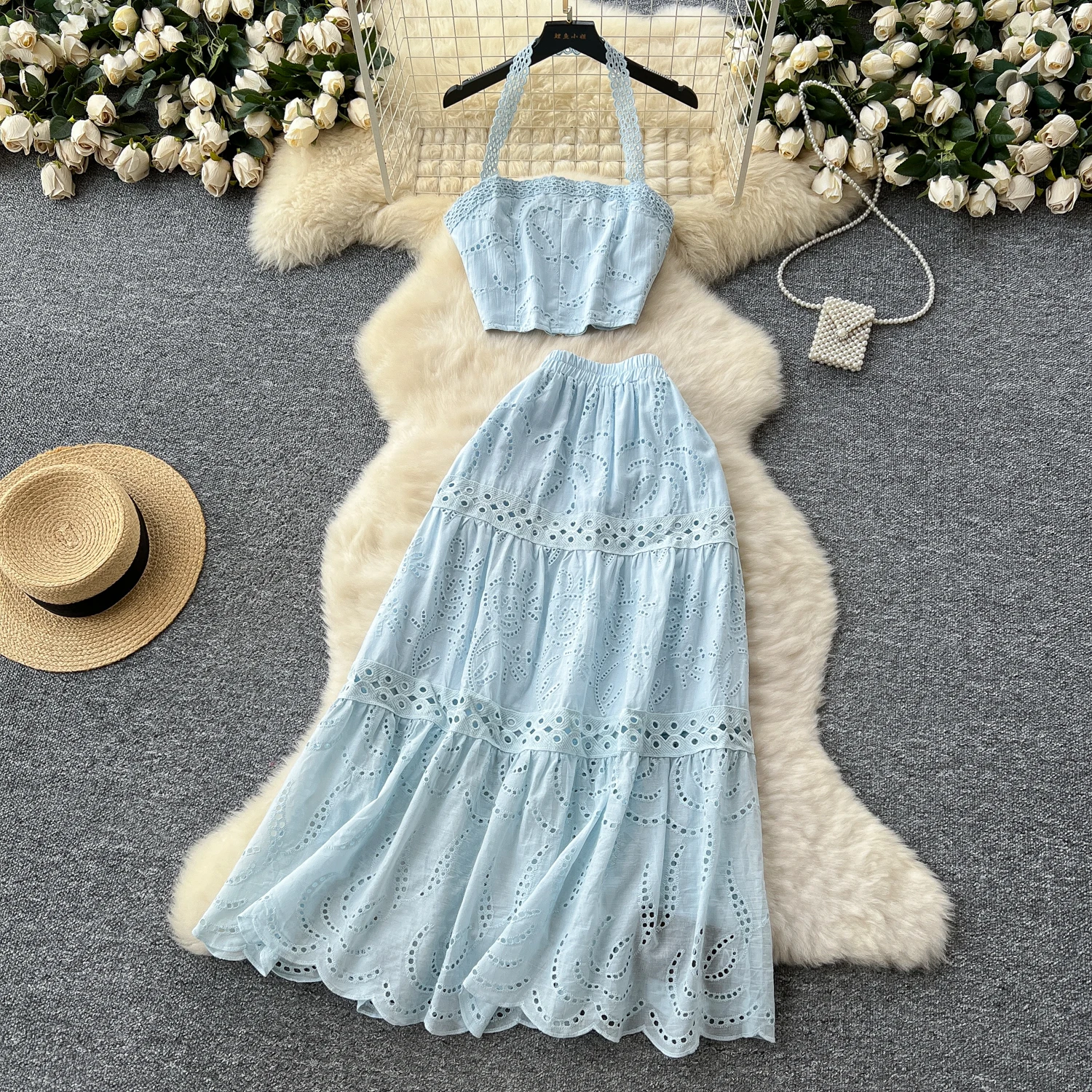 Sexy halter Embroidered vintage hollow out bohemian dress Beach Elastic Slim Bodycon Elegant Summer Korean Fashion Vestidos
Sexy halter Embroidered vintage hollow out bohemian dress Beach Elastic Slim Bodycon Elegant Summer Korean Fashion Vestidos