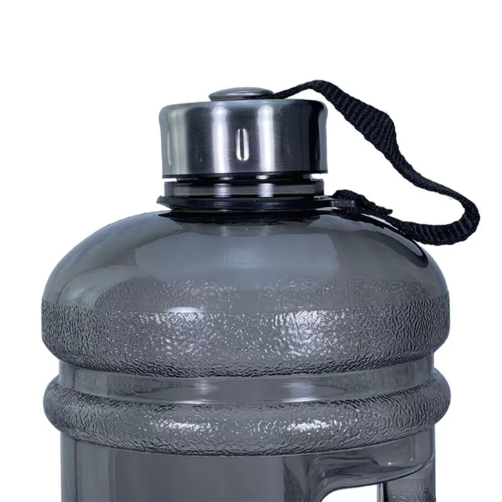 Leak-Free Sports Water Bottle With Handle Portable PETG Gallon Bottle Durable Design 2.2L Capacity Sports Drink Bottle Hiking
Leak-Free Sports Water Bottle With Handle Portable PETG Gallon Bottle Durable Design 2.2L Capacity Sports Drink Bottle Hiking