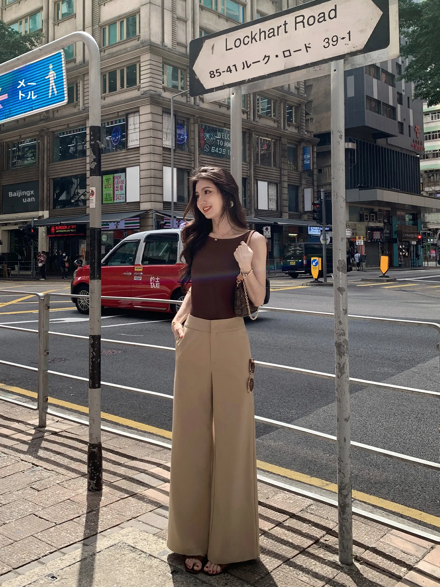 Женские широкие брюки Mulvan Minimalist Khaki: свободные, повседневные, прямые, длинные, с эффектом драпировки, премиум-класса
Женские широкие брюки Mulvan Minimalist Khaki: свободные, повседневные, прямые, длинные, с эффектом драпировки, премиум-класса