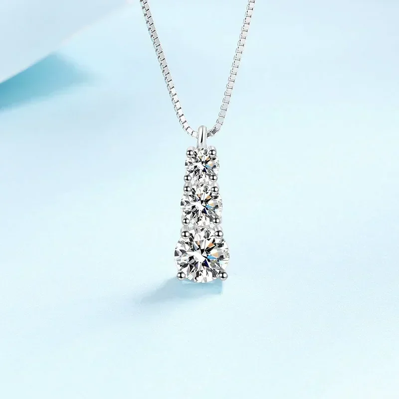 Sparkling 1.8ct 3 Stones Moissanite Pendant for Women, Ladys Diamond PT950 Platinum Cute Butterfly Chjain Jewelry GRA Certified
Sparkling 1.8ct 3 Stones Moissanite Pendant for Women, Ladys Diamond PT950 Platinum Cute Butterfly Chjain Jewelry GRA Certified