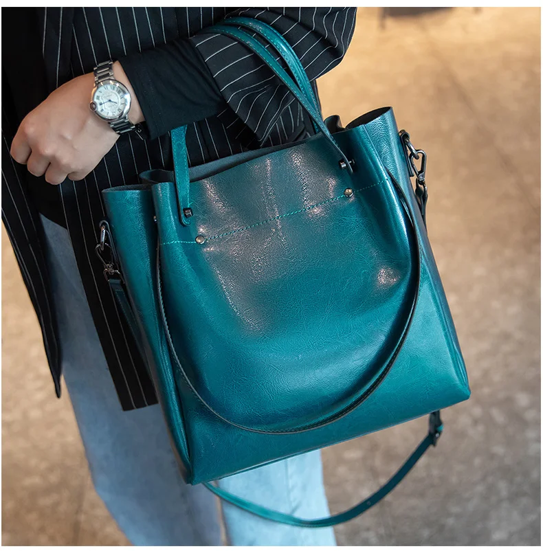 Women's Cow Genuine Leather Handbags Lady Vintage Retro Cowhide shoulder Bag Ladies Luxury large capacity multiple Pockets Lady
Women's Cow Genuine Leather Handbags Lady Vintage Retro Cowhide shoulder Bag Ladies Luxury large capacity multiple Pockets Lady