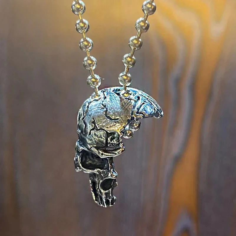 New S925 Sterling Silver Personality Vintage Dark Trendy Punk Style Half-face Skull Pendant Men's And Women's Mode
New S925 Sterling Silver Personality Vintage Dark Trendy Punk Style Half-face Skull Pendant Men's And Women's Mode