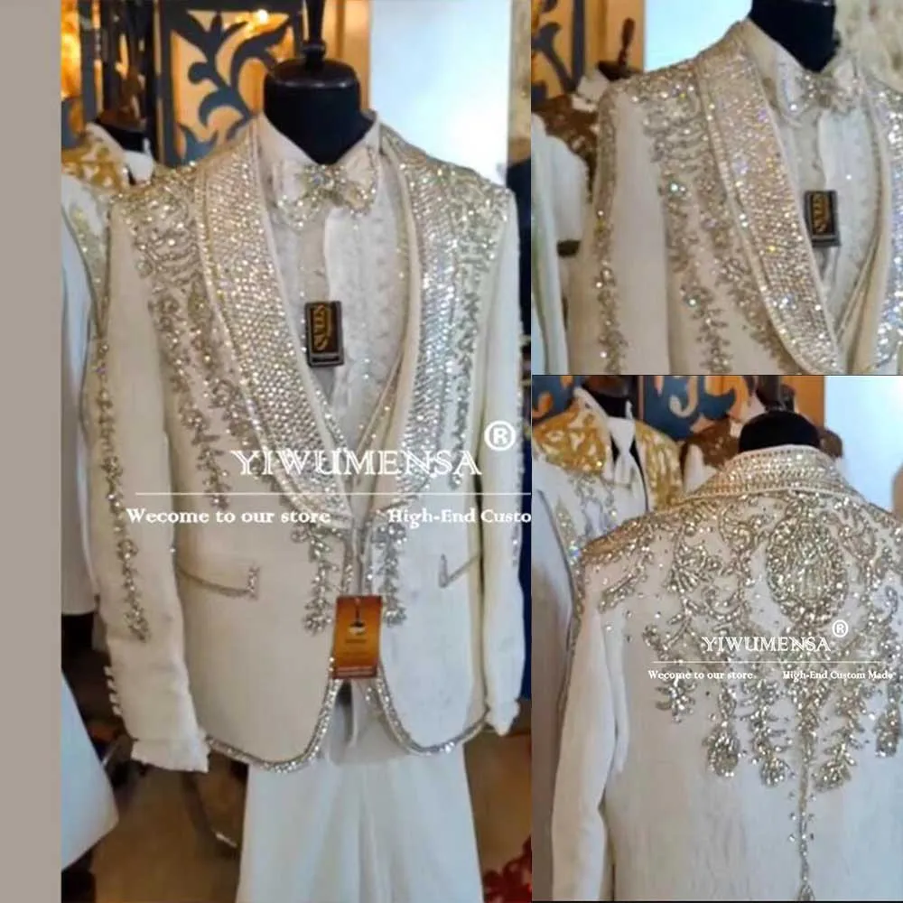 Suits Men Rhinestone Beaded Promm Blazer Luxury Customized 3-Piece Man Formal Occasion Party Dresses Groom Wedding Tuxedo Skinny
Suits Men Rhinestone Beaded Promm Blazer Luxury Customized 3-Piece Man Formal Occasion Party Dresses Groom Wedding Tuxedo Skinny