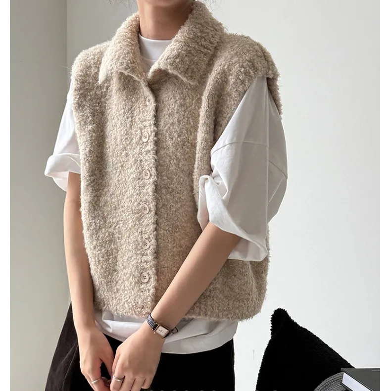 Spring 2026 Women's High Collar Knitted Vest Soft Fluffy Versatile Design Thiened Polyester Fiber Outerwear Single Button
Spring 2026 Women's High Collar Knitted Vest Soft Fluffy Versatile Design Thiened Polyester Fiber Outerwear Single Button