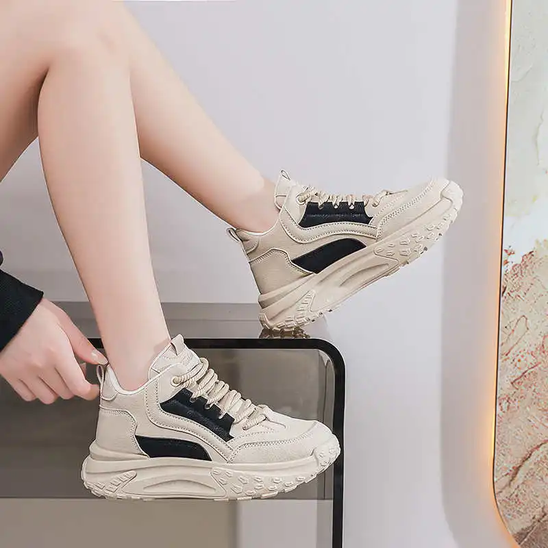 Летние кроссовки-ботинки красного цвета для женщин, вулканизированные бежевые спортивные туфли для женщин больших размеров, новинка для занятий в спортзале
Летние кроссовки-ботинки красного цвета для женщин, вулканизированные бежевые спортивные туфли для женщин больших размеров, новинка для занятий в спортзале