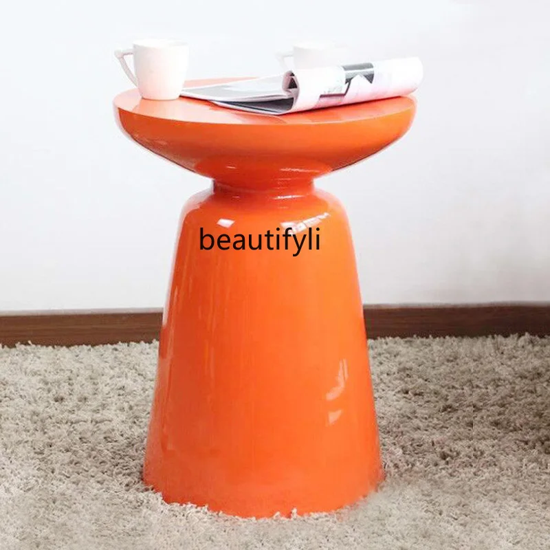 Modern simple living room side table, fashionable and casual small coffee table bedside table
Modern simple living room side table, fashionable and casual small coffee table bedside table
