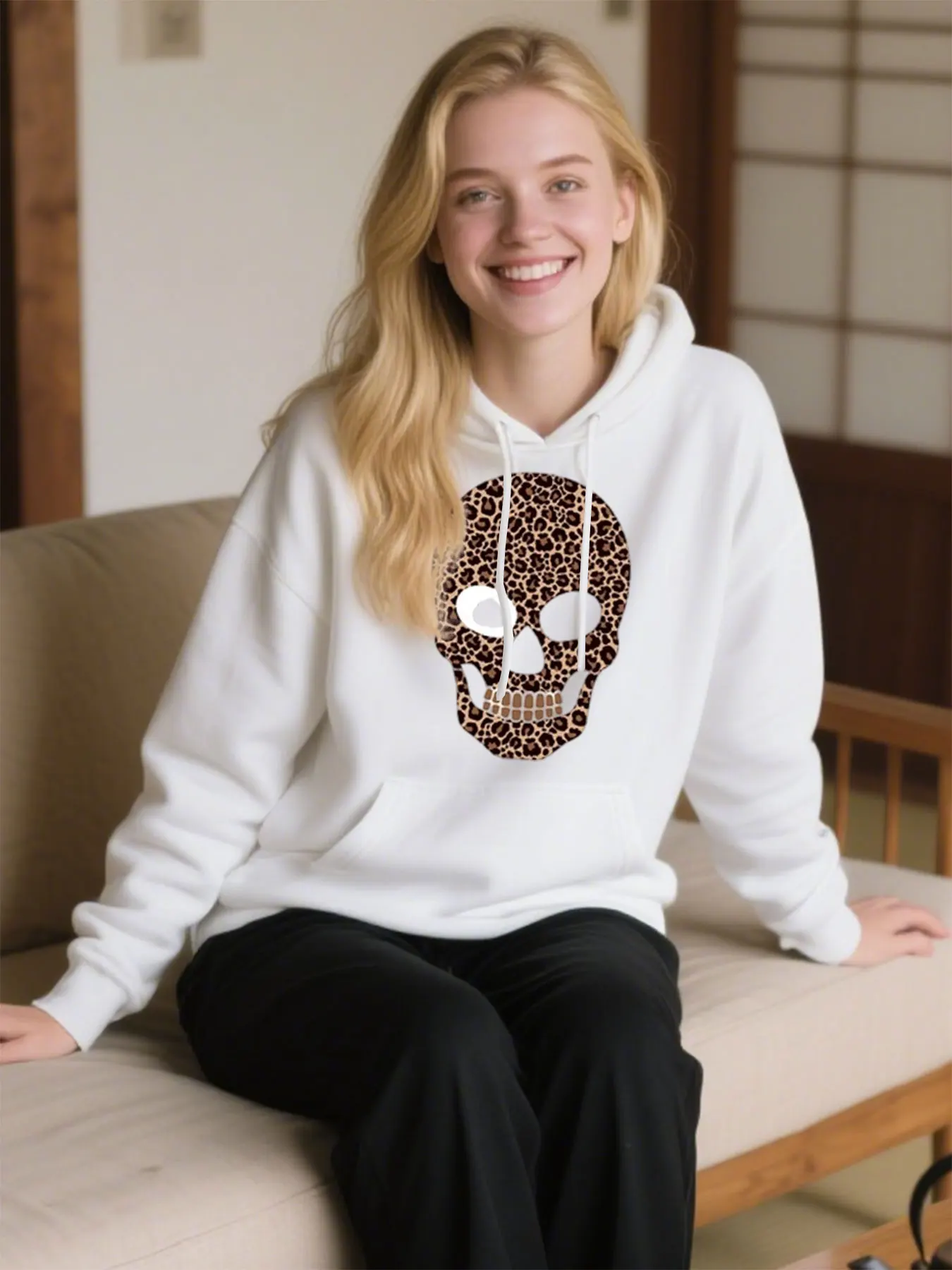 Leopard Skull Print Hooded Sweatshirt, Soft Fleece Pullover For Halloween & Casual Outings
Leopard Skull Print Hooded Sweatshirt, Soft Fleece Pullover For Halloween & Casual Outings