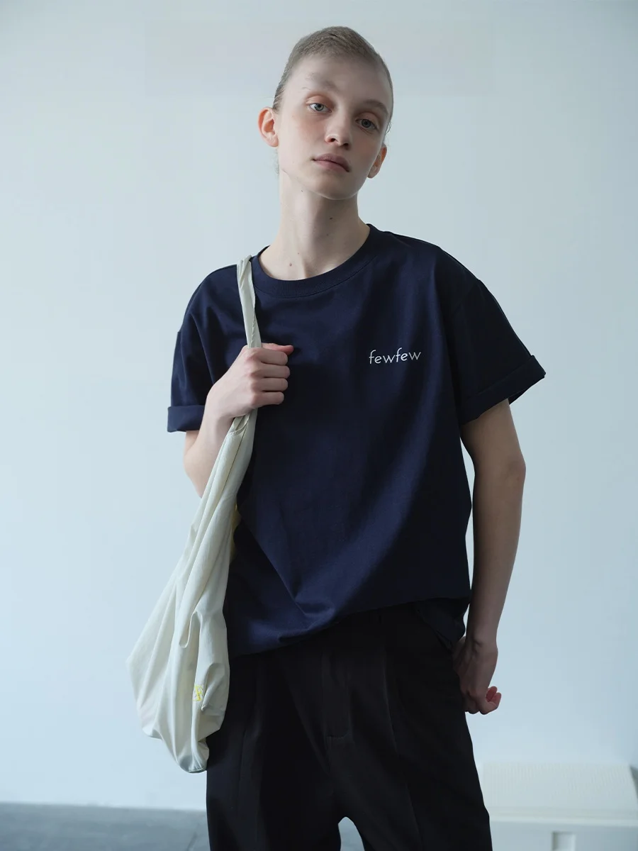 Pure Cotton Comfortable Skin-Friendly Dry And Breathable Hand-Dn Logo Frayed Hem Loose Neutral T-irt Casual Loose Fit Su...
Pure Cotton Comfortable Skin-Friendly Dry And Breathable Hand-Dn Logo Frayed Hem Loose Neutral T-irt Casual Loose Fit Su...